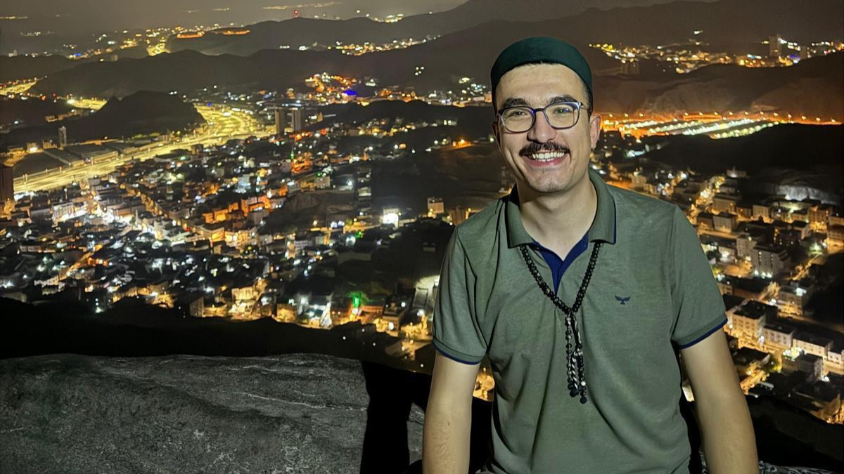 Maneviyatın Kalemi: Musa Güven’in Eseri Türkiye 1’incisi!