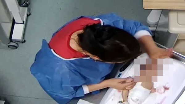 Bebeğe Şiddet Davasında Hemşire Tutuklandı