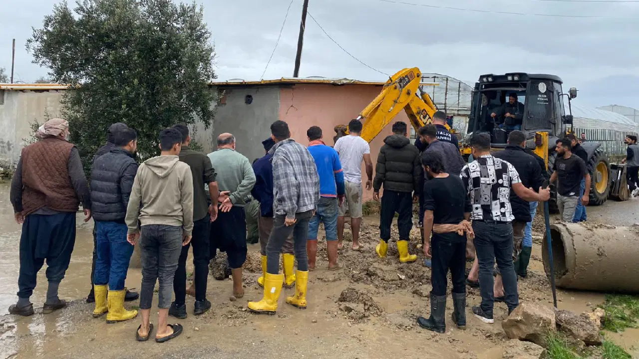 Kanala düşen 3 yaşındaki çocuk hayatını kaybetti!