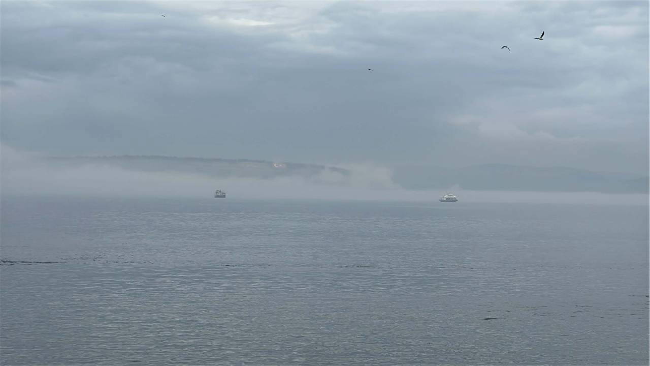 Çanakkale Boğazı Yoğun Sis Nedeniyle Gemi Trafiğine Kapatıldı