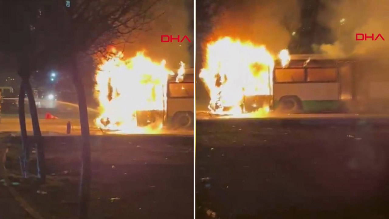 Kayseri’de Seyir Halindeki Özel Halk Otobüsü Alev Aldı