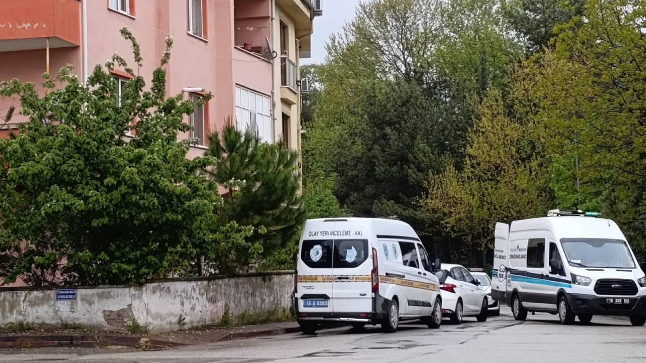 Bursa’da yalnız yaşayan öğretmen evinde ölü bulundu