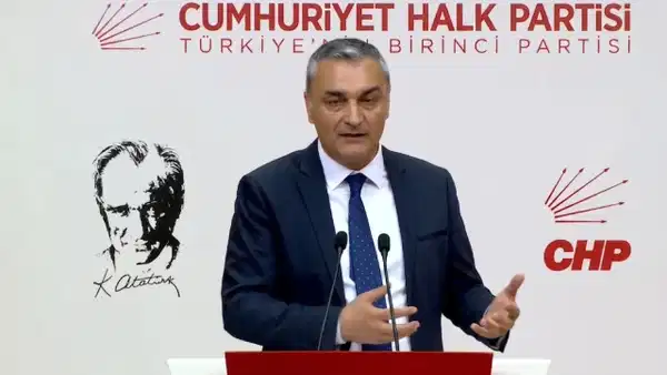 CHP’de Grup Toplantısı Gerilimi: Özgür Özel’den Net Mesaj