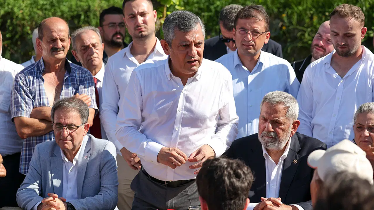 Özgür Özel Rize’de Üreticilerle Buluştu: “Çayın ve Fındığın Alım Garantisi Var”