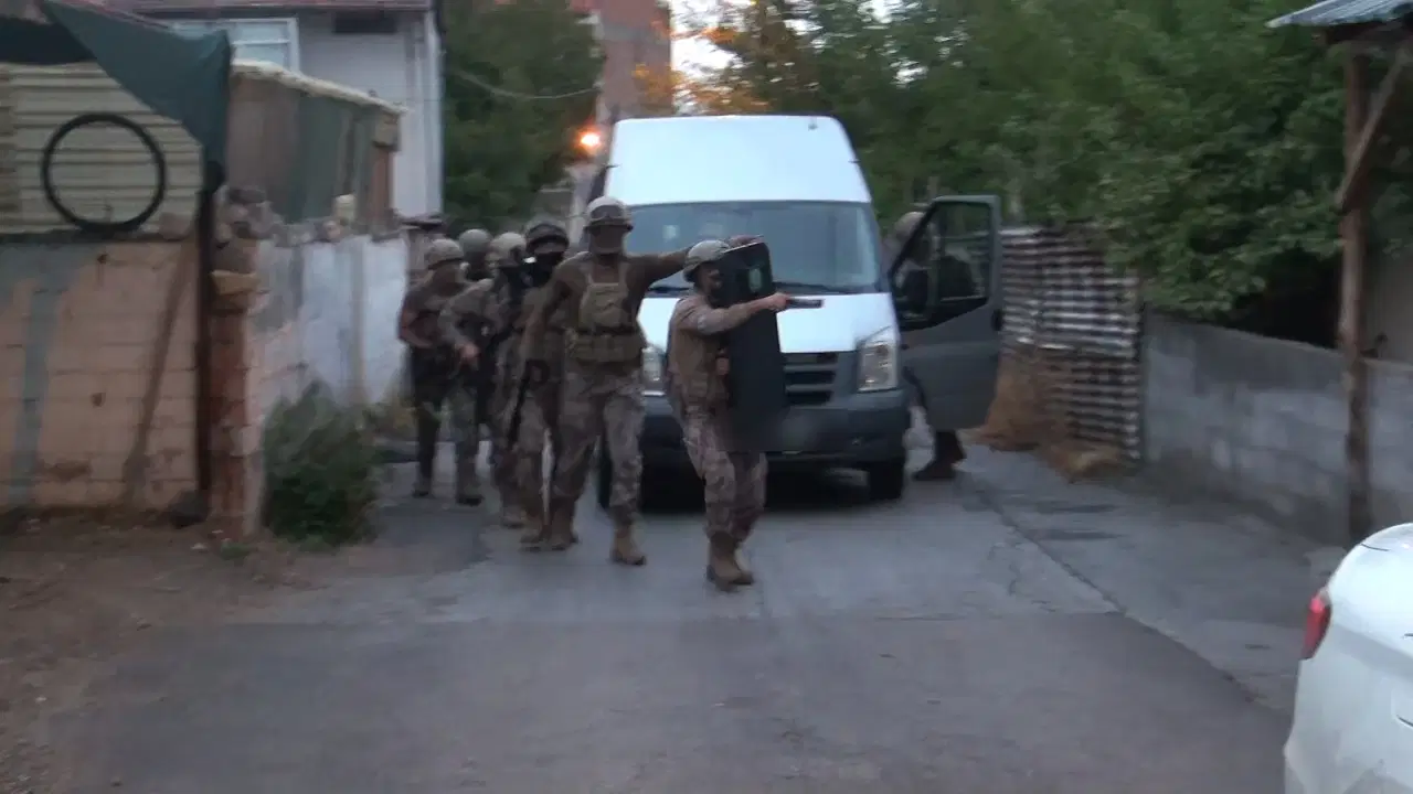 Faizle Borç Verip Senetle Tahsilat İddiası: 13 Şüpheli Gözaltında