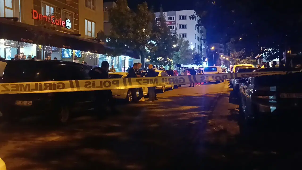 Kar Maskeli 2 Şüpheli İş Yerine Ateş Açıp Kaçtı