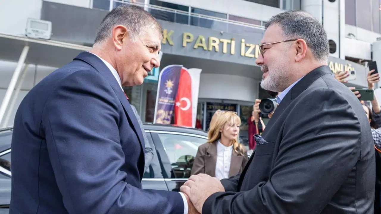 Cemil Tugay’dan AKP İzmir İl Başkanlığı’na Ziyaret: “İzmir’e Hizmet İçin Çalışma Zamanı”
