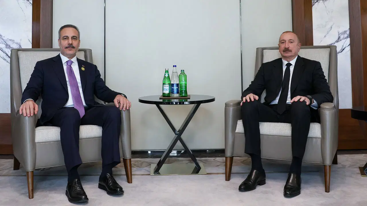 Hakan Fidan, Bakü’de İlham Aliyev ile Görüştü